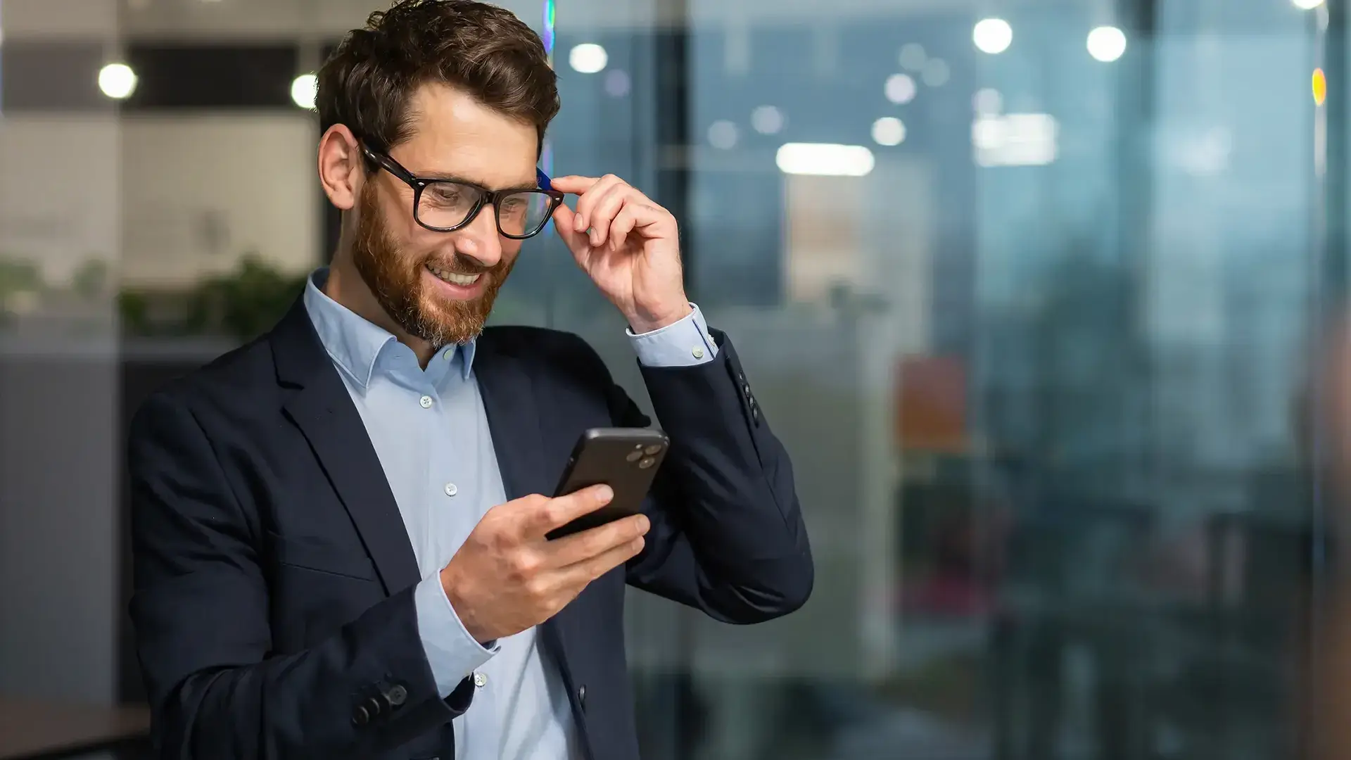 Sube tus contactos vía CSV o API